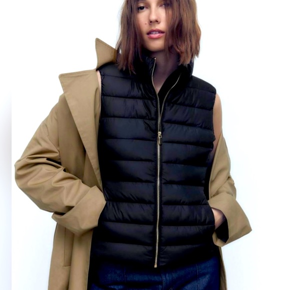 NEW Zara Lightweight Puffer Vest Black Size M - Picture 2 of 11